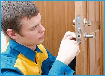 Lock Locksmith Services Fort Myers, FL 239-451-3027 - 5-lock-opening